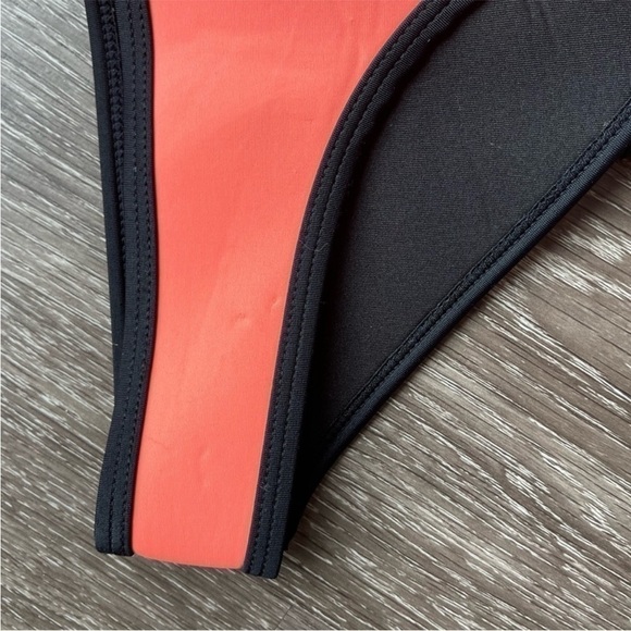 Triangl Swimwear bikini bottom & bag. Medium - Picture 8 of 15